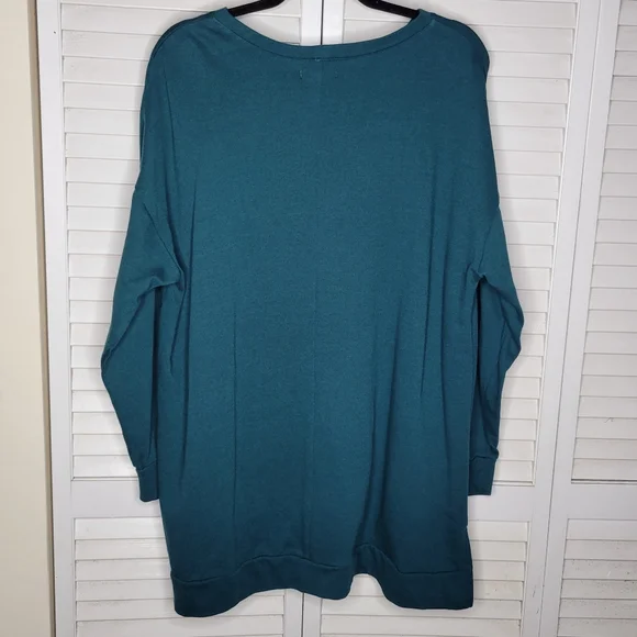 Lane Bryant Scattered Stars High-Low Graphic Sweatshirt Green/Silver PLUS 18/20 - Picture 10 of 15